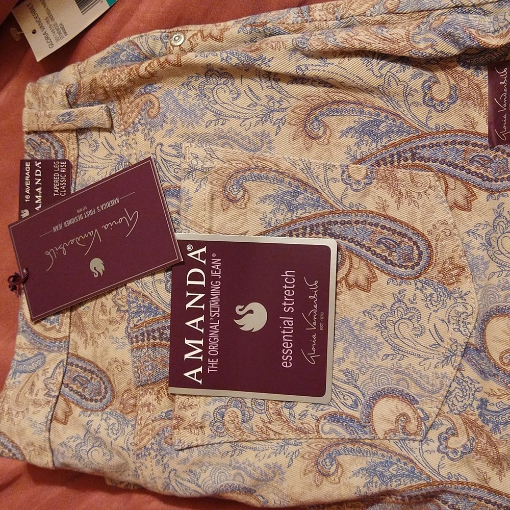 Gloria Vanderbilt Slimming Jeans
